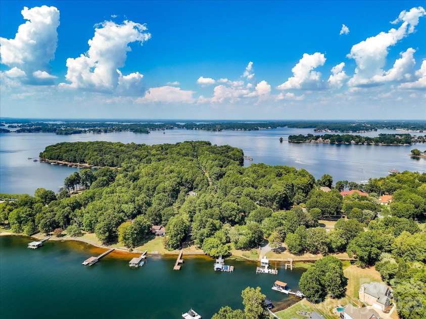 16211 Terry Lane, Huntersville, NC 28078.  MLS# CAR4420498, YatesRealty ID 51260. 