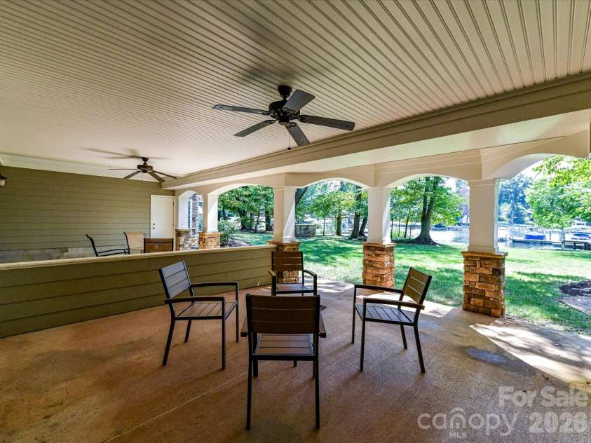 16211 Terry Lane, Huntersville, NC 28078.  MLS# CAR4420498, YatesRealty ID 51260. 