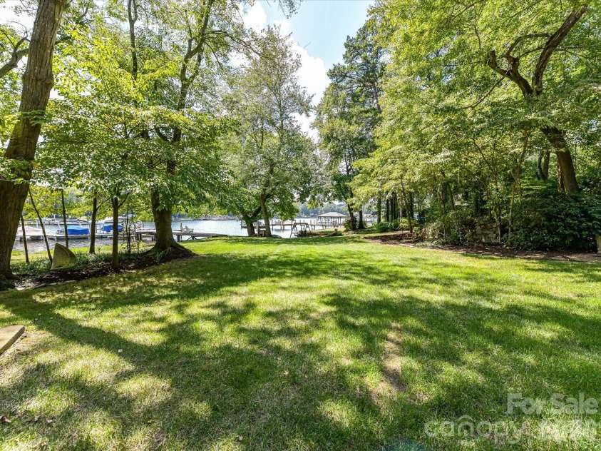 16211 Terry Lane, Huntersville, NC 28078.  MLS# CAR4420498, YatesRealty ID 51260. 