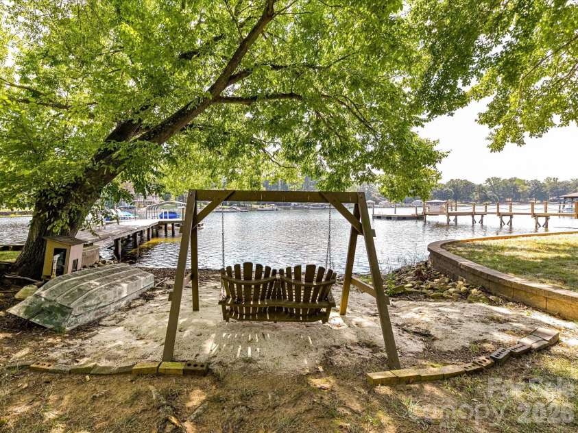 16211 Terry Lane, Huntersville, NC 28078.  MLS# CAR4420498, YatesRealty ID 51260. 