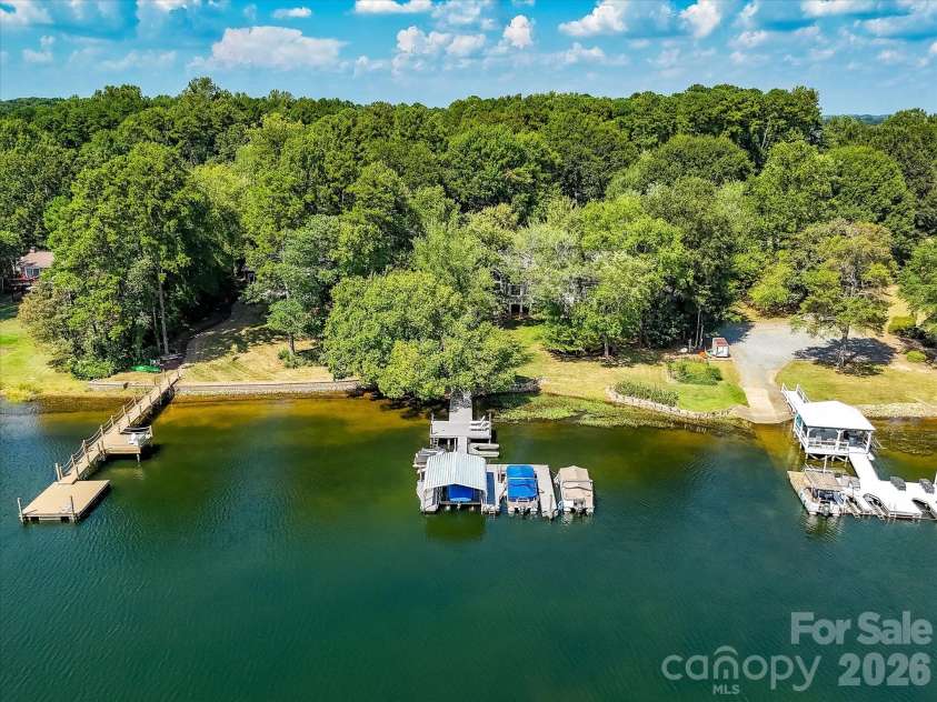 16211 Terry Lane, Huntersville, NC 28078.  MLS# CAR4420498, YatesRealty ID 51260. 