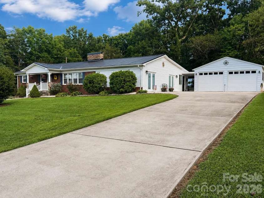 105 Merrywood Drive, Lenoir, NC 28645.  MLS# CAR4420683, YatesRealty ID 51261. 