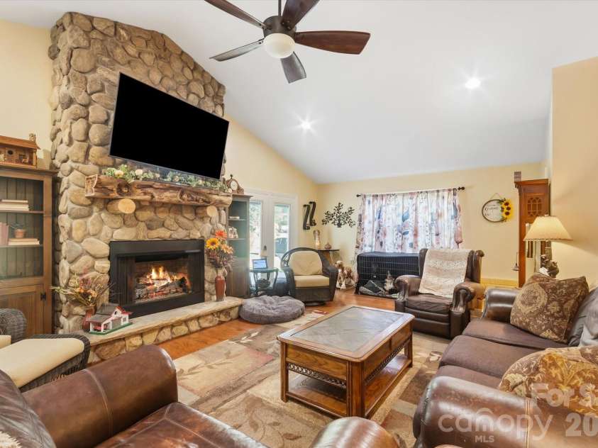 105 Merrywood Drive, Lenoir, NC 28645.  MLS# CAR4420683, YatesRealty ID 51261. 