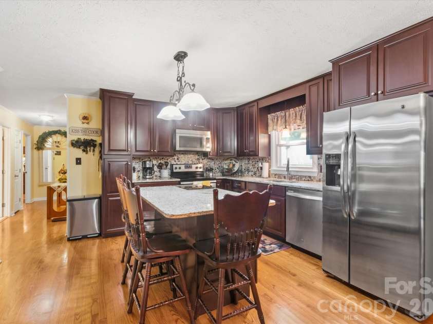 105 Merrywood Drive, Lenoir, NC 28645.  MLS# CAR4420683, YatesRealty ID 51261. 