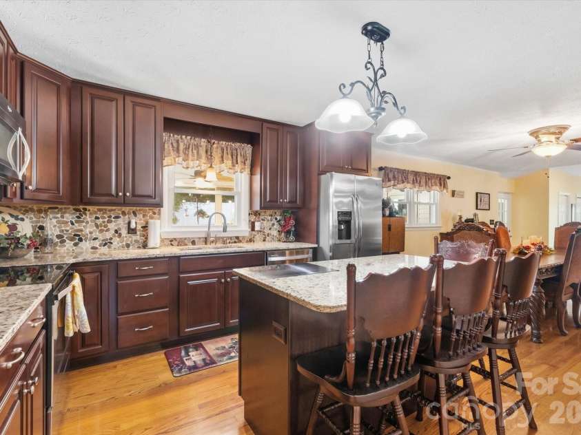 105 Merrywood Drive, Lenoir, NC 28645.  MLS# CAR4420683, YatesRealty ID 51261. 