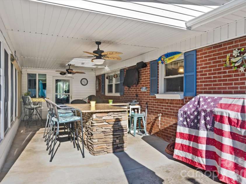 105 Merrywood Drive, Lenoir, NC 28645.  MLS# CAR4420683, YatesRealty ID 51261. 