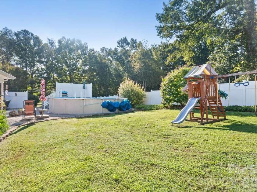 105 Merrywood Drive, Lenoir, NC 28645.  MLS# CAR4420683, YatesRealty ID 51261. 