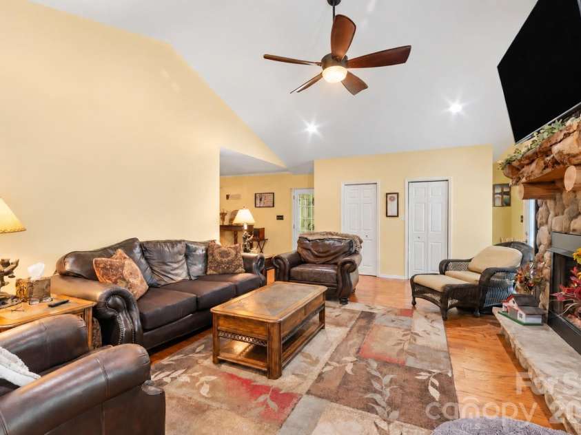 105 Merrywood Drive, Lenoir, NC 28645.  MLS# CAR4420683, YatesRealty ID 51261. 