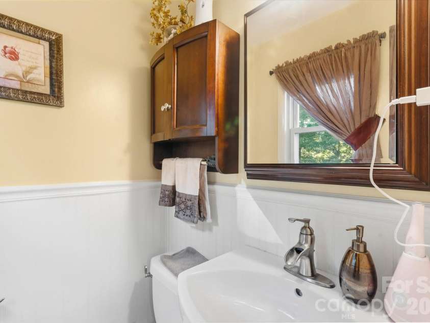 105 Merrywood Drive, Lenoir, NC 28645.  MLS# CAR4420683, YatesRealty ID 51261. 