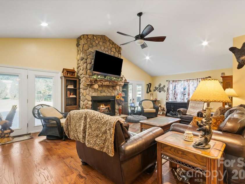 105 Merrywood Drive, Lenoir, NC 28645.  MLS# CAR4420683, YatesRealty ID 51261. 