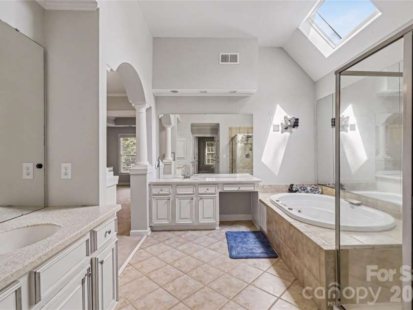 17018 Harcombe Drive, Charlotte, NC 28277.  MLS# CAR4421141, YatesRealty ID 51262. 