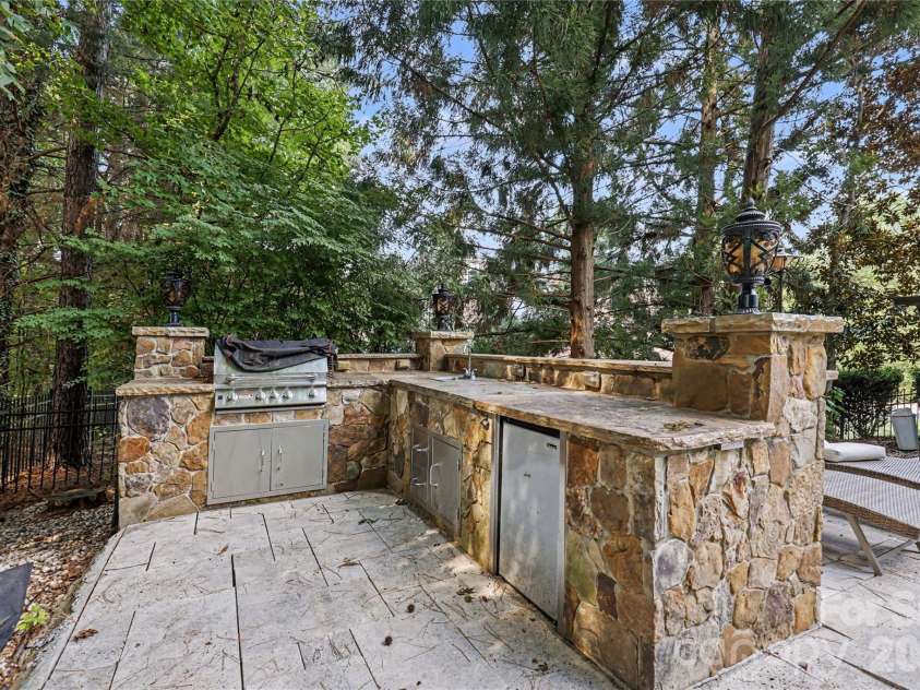 17018 Harcombe Drive, Charlotte, NC 28277.  MLS# CAR4421141, YatesRealty ID 51262. 
