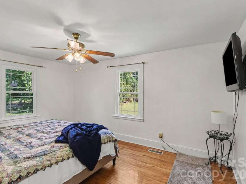 5528 Oak Drive, Charlotte, NC 28216.  MLS# CAR4419898, YatesRealty ID 51263. Downstairs Bedroom 3