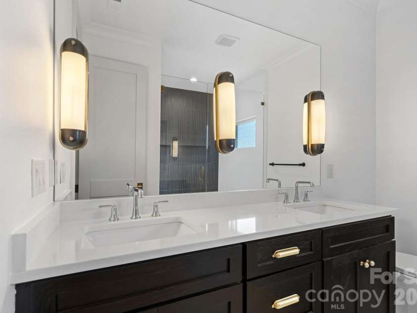 7679 Rabbit Circle, Denver, NC 28037.  MLS# CAR4420674, YatesRealty ID 51265. Full bathroom upstairs
