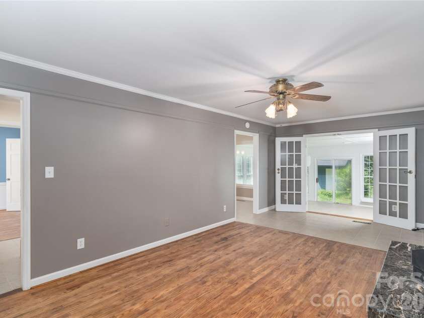 10717 Danesway Lane, Cornelius, NC 28031.  MLS# CAR4418933, YatesRealty ID 51266. Beautiful premium solid long-plank red oak hardwood flooring