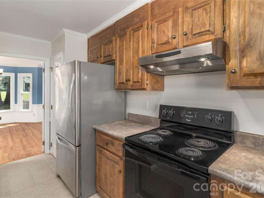 10717 Danesway Lane, Cornelius, NC 28031.  MLS# CAR4418933, YatesRealty ID 51266. Kitchen