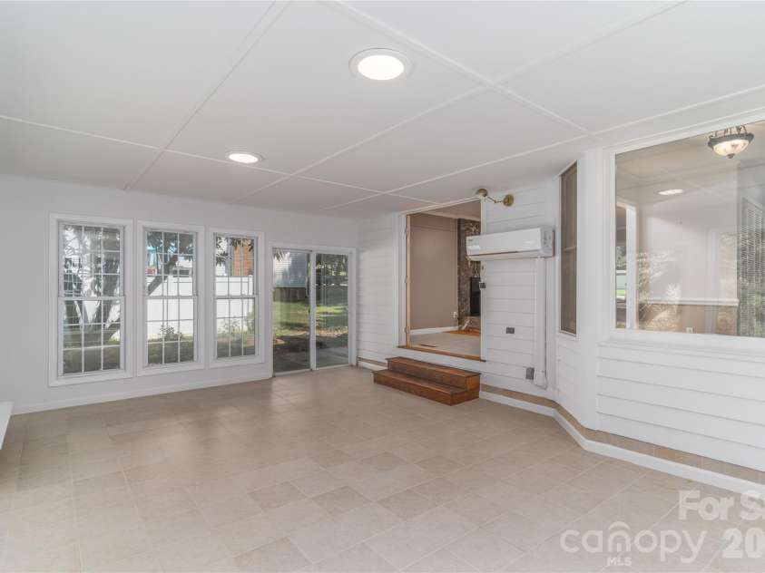 10717 Danesway Lane, Cornelius, NC 28031.  MLS# CAR4418933, YatesRealty ID 51266. Sunroom/flex space