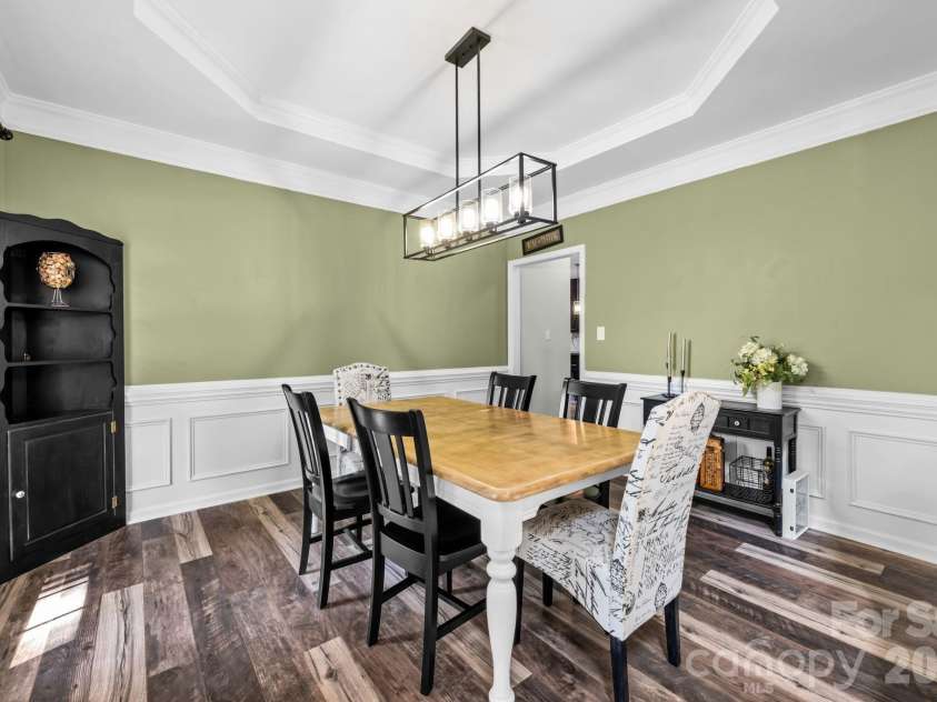 13439 Porter Creek Road, Charlotte, NC 28262.  MLS# CAR4418990, YatesRealty ID 51267. Dinning Room