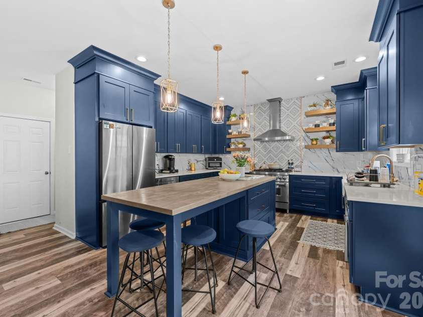 13439 Porter Creek Road, Charlotte, NC 28262.  MLS# CAR4418990, YatesRealty ID 51267. Kitchen