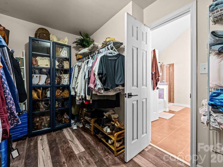 13439 Porter Creek Road, Charlotte, NC 28262.  MLS# CAR4418990, YatesRealty ID 51267. Walk-in Closet