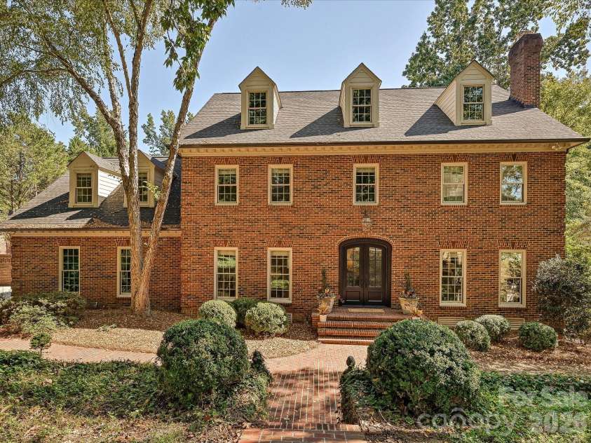 7019 Whitemarsh Court, Charlotte, NC 28210.  MLS# CAR4421938, YatesRealty ID 51268. 
