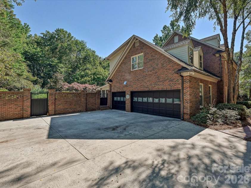 7019 Whitemarsh Court, Charlotte, NC 28210.  MLS# CAR4421938, YatesRealty ID 51268. 