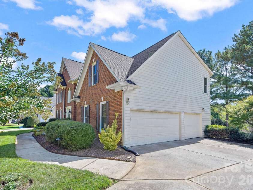 9533 St Barts Lane, Huntersville, NC 28078.  MLS# CAR4421773, YatesRealty ID 51269. 