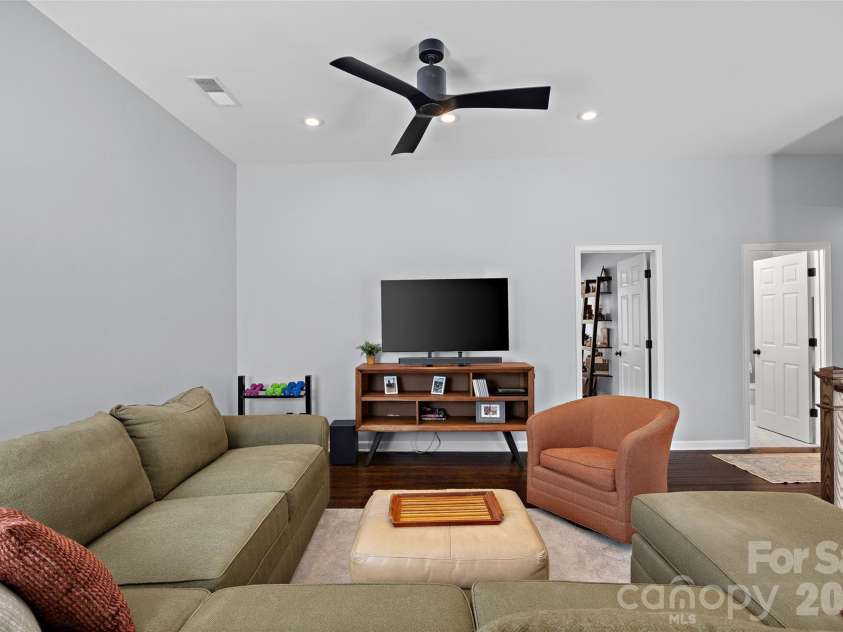 9533 St Barts Lane, Huntersville, NC 28078.  MLS# CAR4421773, YatesRealty ID 51269. 