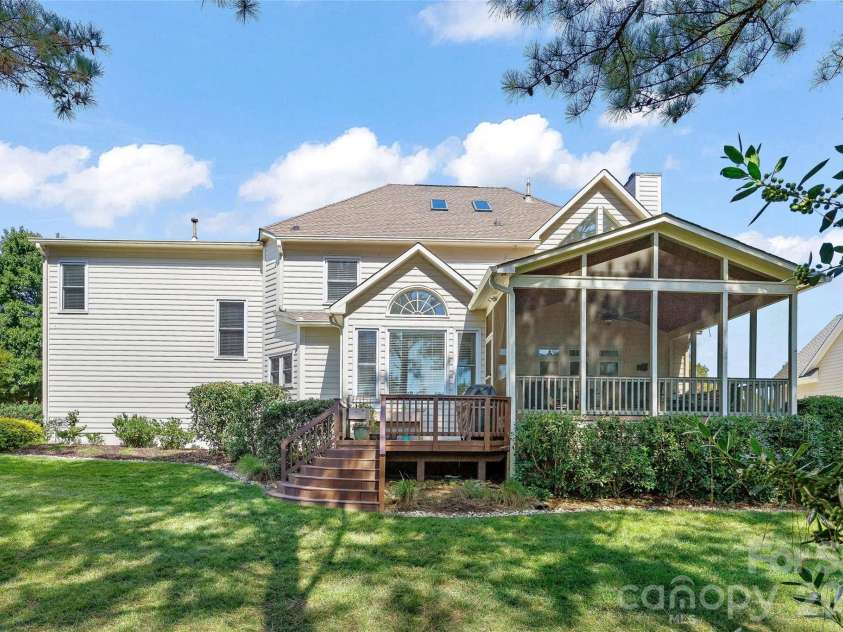 9533 St Barts Lane, Huntersville, NC 28078.  MLS# CAR4421773, YatesRealty ID 51269. 