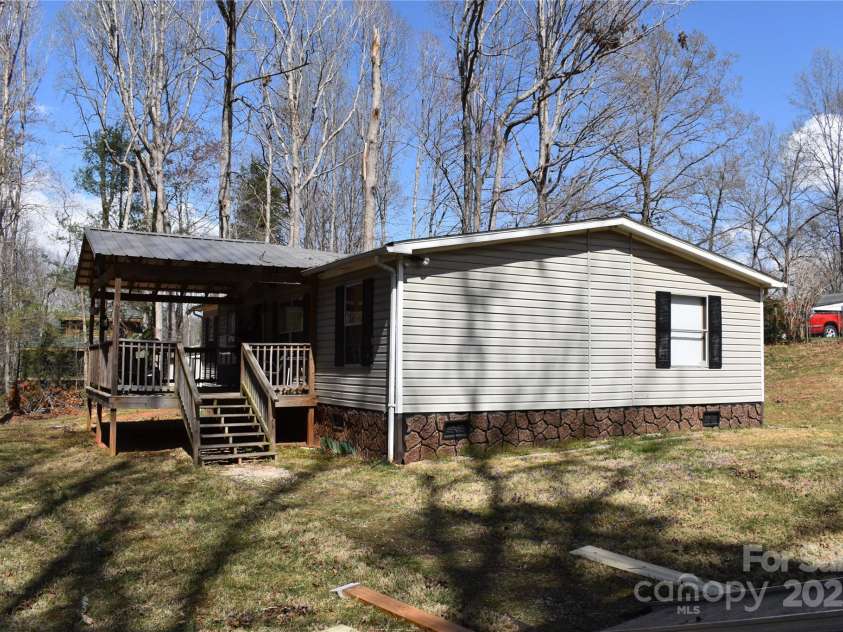 34 Stone Drive, Marion, NC 28752.  MLS# CAR4238724, YatesRealty ID 5127. 