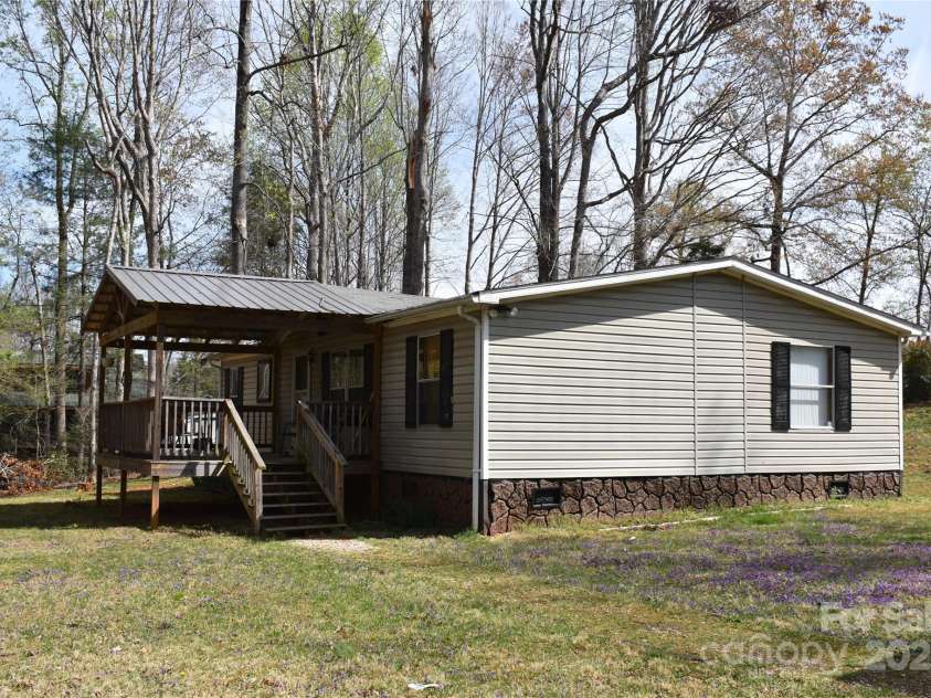 34 Stone Drive, Marion, NC 28752.  MLS# CAR4238724, YatesRealty ID 5127. 