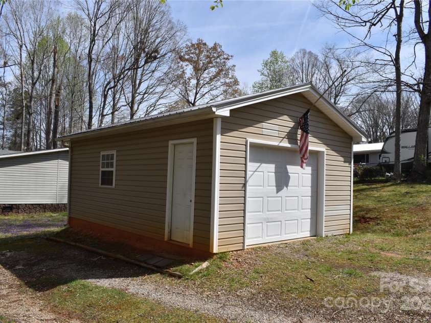 34 Stone Drive, Marion, NC 28752.  MLS# CAR4238724, YatesRealty ID 5127. 