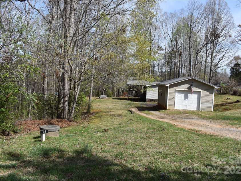 34 Stone Drive, Marion, NC 28752.  MLS# CAR4238724, YatesRealty ID 5127. 