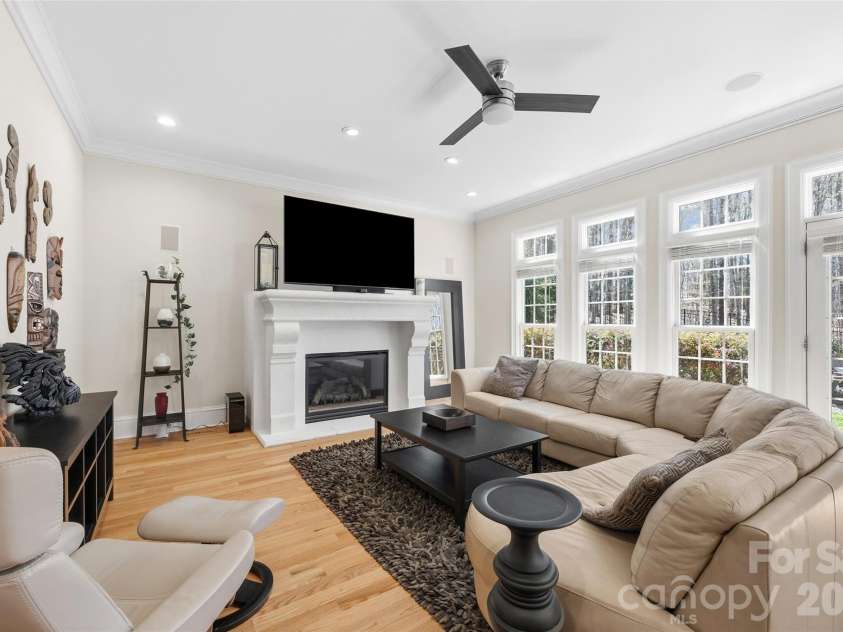 8225 Victoria Lake Drive, Waxhaw, NC 28173.  MLS# CAR4340620, YatesRealty ID 5127. 