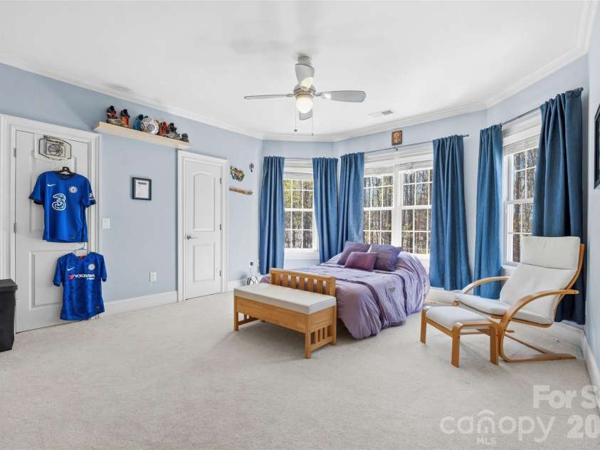 8225 Victoria Lake Drive, Waxhaw, NC 28173.  MLS# CAR4340620, YatesRealty ID 5127. 
