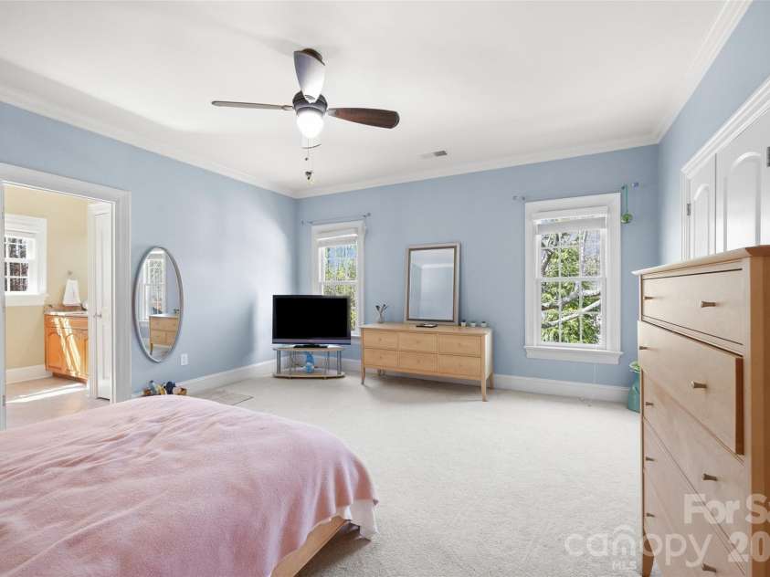 8225 Victoria Lake Drive, Waxhaw, NC 28173.  MLS# CAR4340620, YatesRealty ID 5127. 