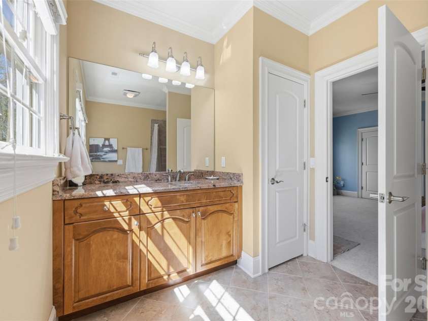 8225 Victoria Lake Drive, Waxhaw, NC 28173.  MLS# CAR4340620, YatesRealty ID 5127. 