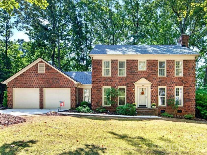 2036 Kilkenney Hill Road, Matthews, NC 28105.  MLS# CAR4420278, YatesRealty ID 51270. 