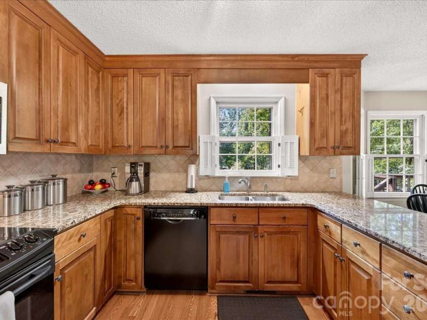 2036 Kilkenney Hill Road, Matthews, NC 28105.  MLS# CAR4420278, YatesRealty ID 51270. 