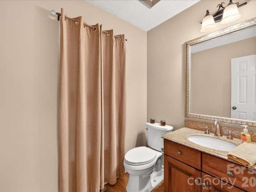 2036 Kilkenney Hill Road, Matthews, NC 28105.  MLS# CAR4420278, YatesRealty ID 51270. 
