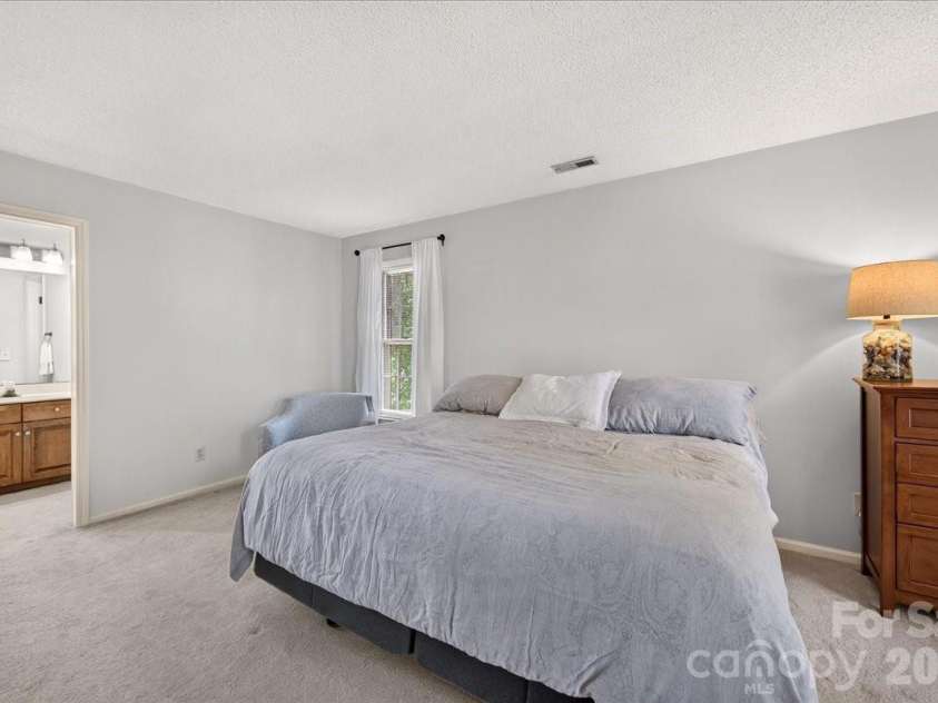 2036 Kilkenney Hill Road, Matthews, NC 28105.  MLS# CAR4420278, YatesRealty ID 51270. 