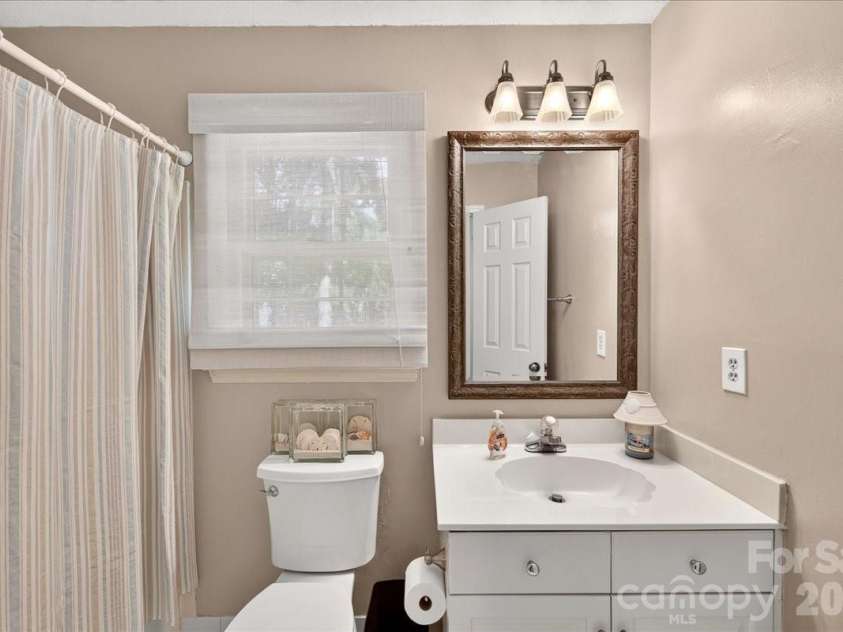 2036 Kilkenney Hill Road, Matthews, NC 28105.  MLS# CAR4420278, YatesRealty ID 51270. 