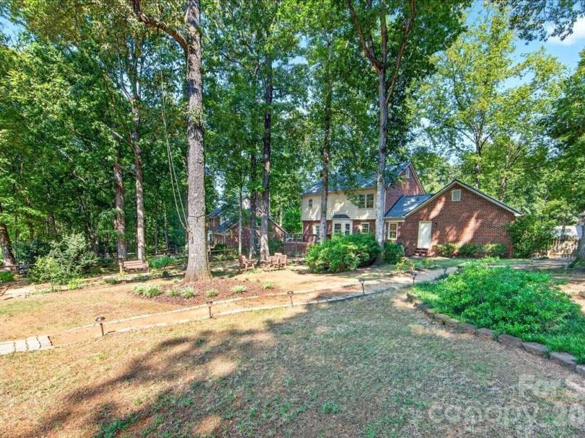 2036 Kilkenney Hill Road, Matthews, NC 28105.  MLS# CAR4420278, YatesRealty ID 51270. 