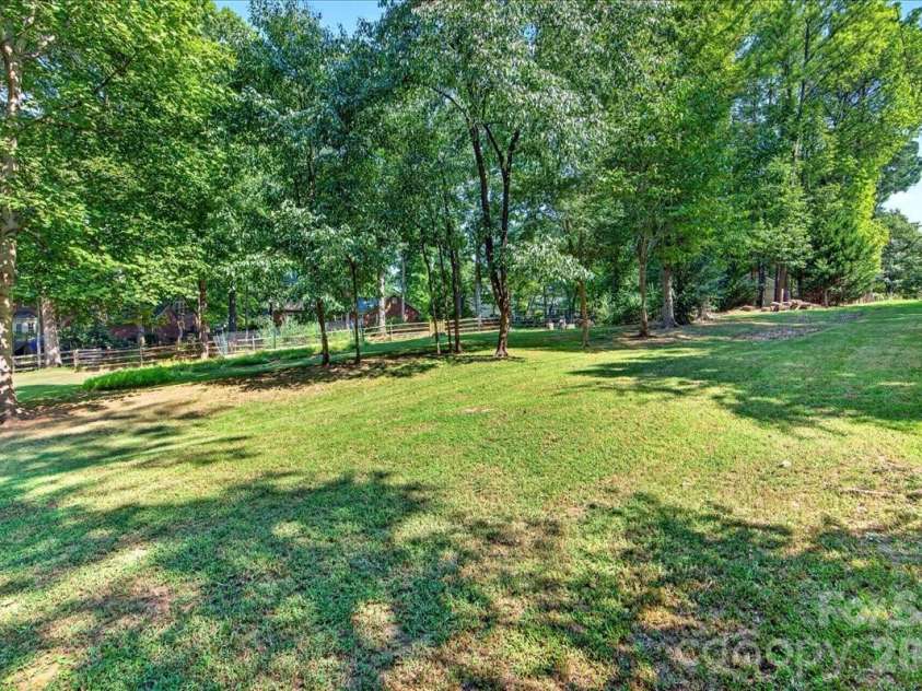 2036 Kilkenney Hill Road, Matthews, NC 28105.  MLS# CAR4420278, YatesRealty ID 51270. 