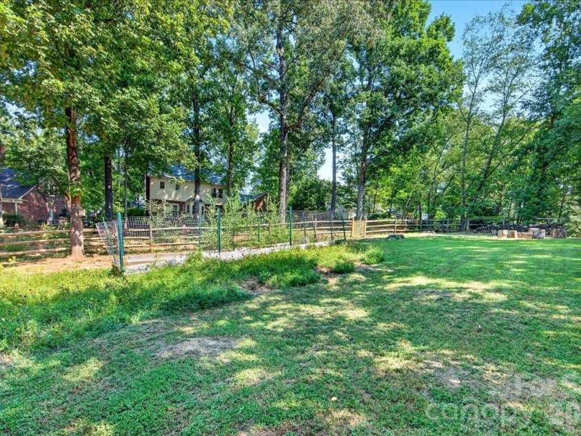 2036 Kilkenney Hill Road, Matthews, NC 28105.  MLS# CAR4420278, YatesRealty ID 51270. 