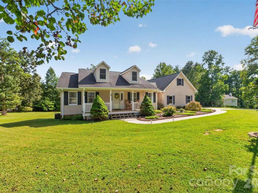 3105 Hunters Ridge Court, Morganton, NC 28655.  MLS# CAR4422506, YatesRealty ID 51274. 