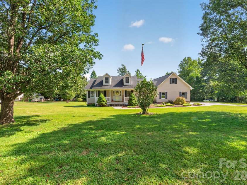 3105 Hunters Ridge Court, Morganton, NC 28655.  MLS# CAR4422506, YatesRealty ID 51274. 