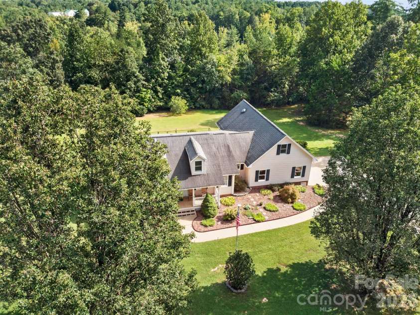 3105 Hunters Ridge Court, Morganton, NC 28655.  MLS# CAR4422506, YatesRealty ID 51274. 