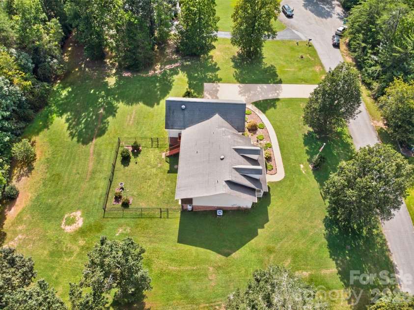 3105 Hunters Ridge Court, Morganton, NC 28655.  MLS# CAR4422506, YatesRealty ID 51274. 