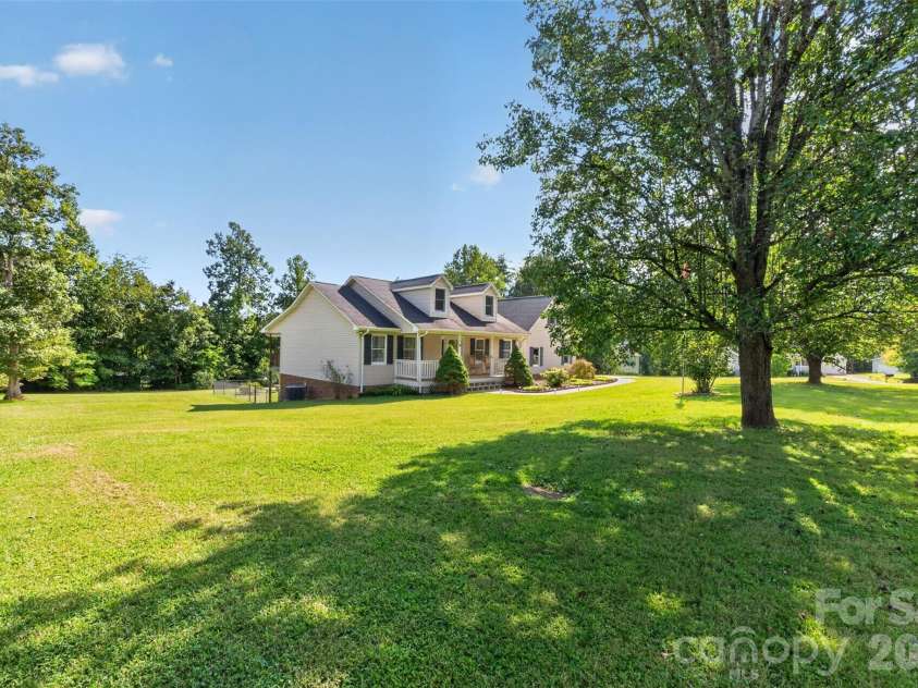 3105 Hunters Ridge Court, Morganton, NC 28655.  MLS# CAR4422506, YatesRealty ID 51274. 